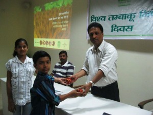 Winners of various contests receiving prizes from Mr. B.B.Mukhoapdhyay, CEO, Hind Lamps